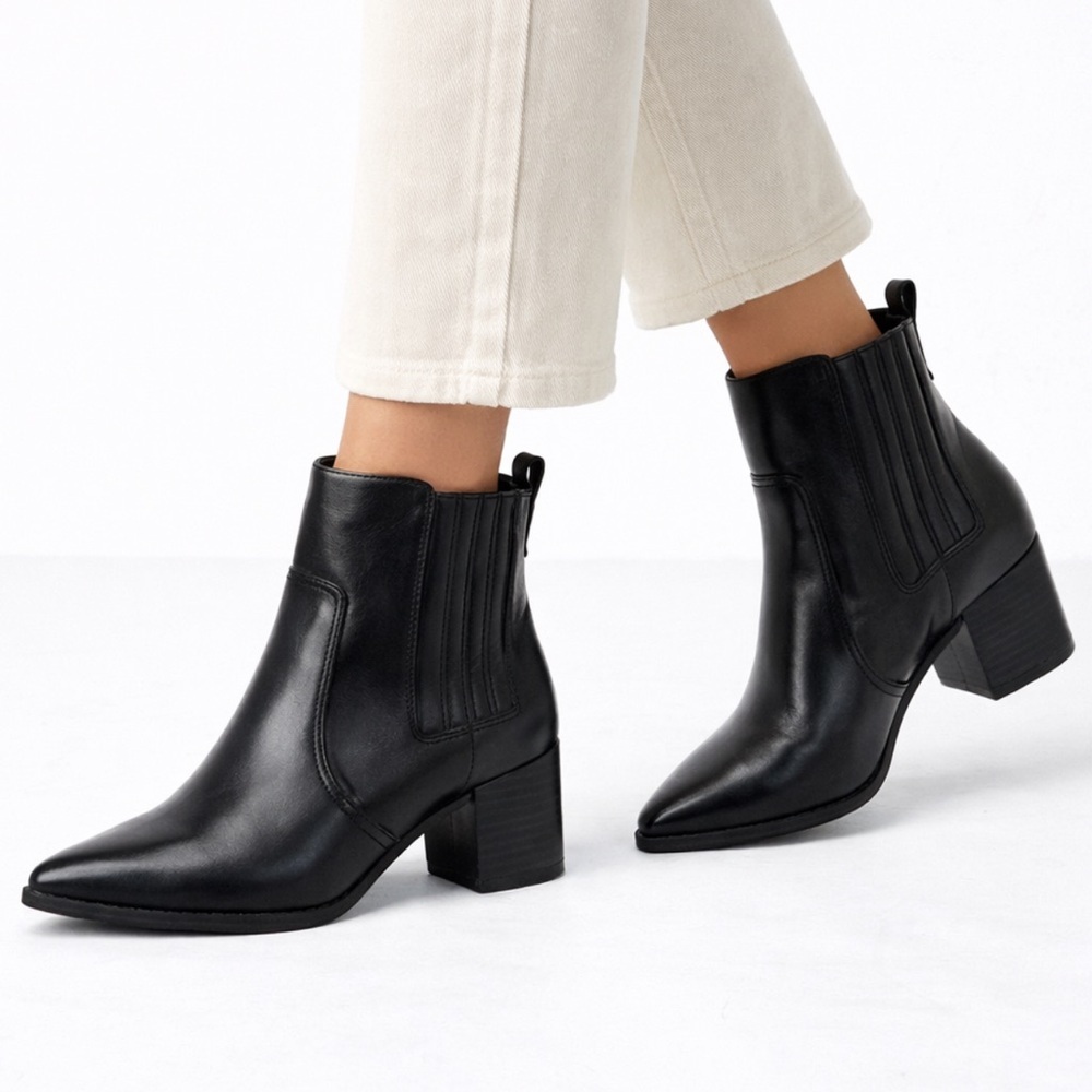 [Wild Diva] Classic Black Ankle Booties